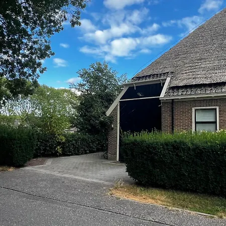 Séjour à la campagne Guest In Thatched Westfrisian 1878 *